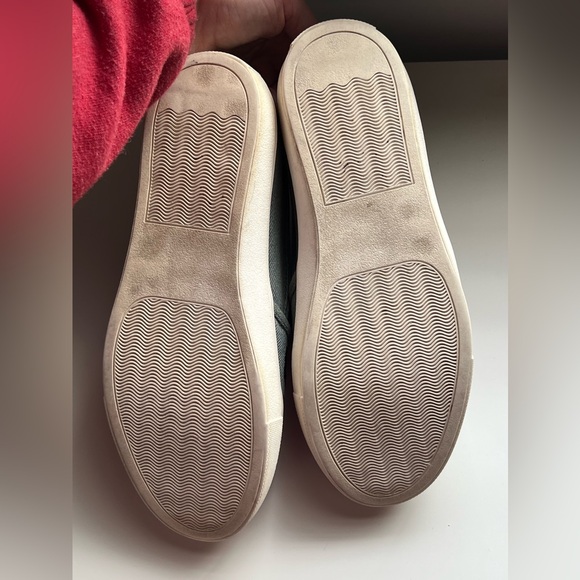 Steve Madden: Denim Floral Embroidered Sneakers - Picture 7 of 7